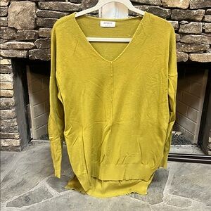 Zenana Chartreuse V-Neck Sweater Lightweight Knit